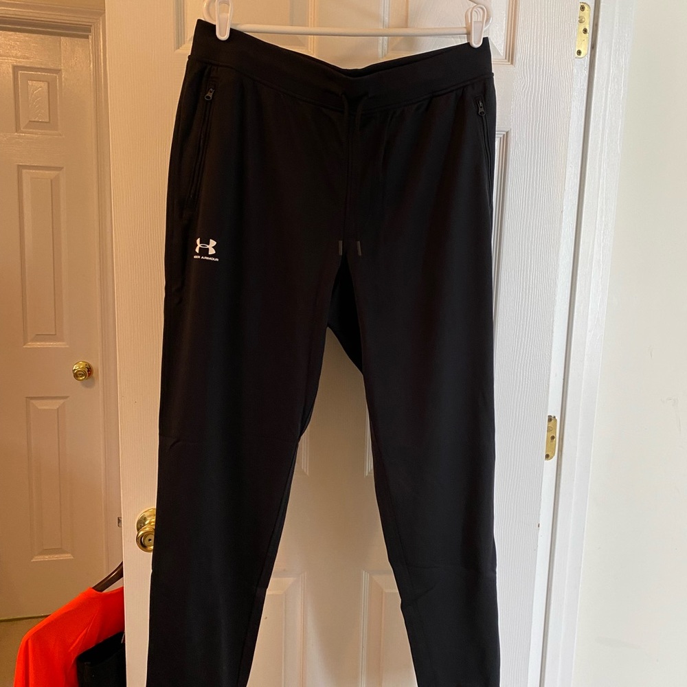 Men’s Black Under Armour  joggers